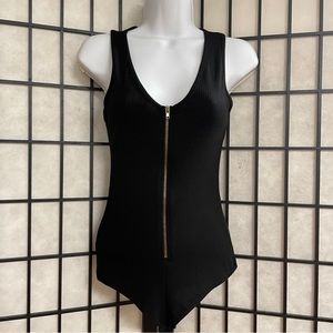 Addie ladies, sleeveless knit bodysuit, size small